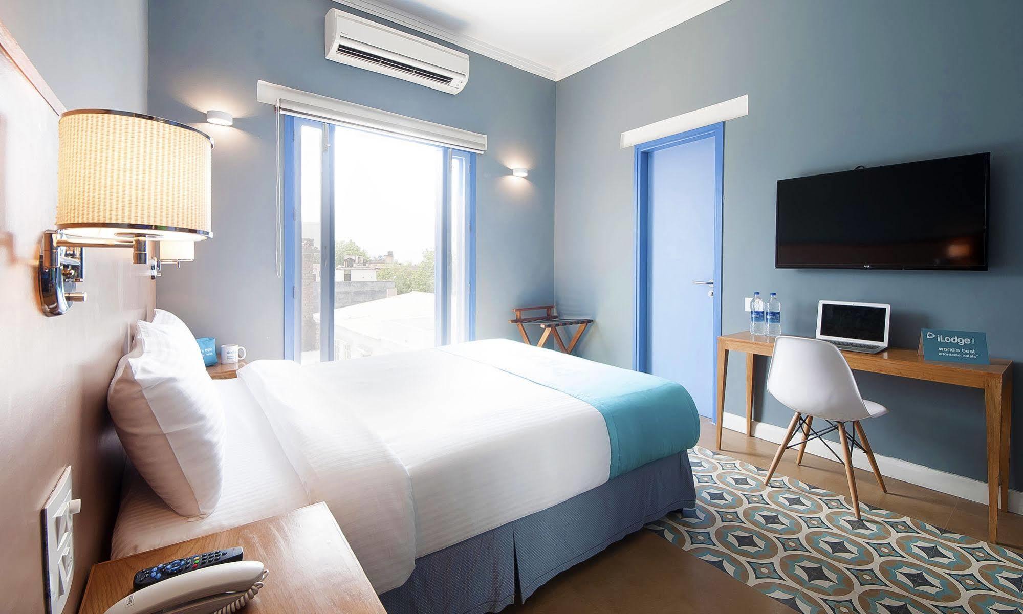 Bloom Boutique l Signature Towers Gurgaon Extérieur photo